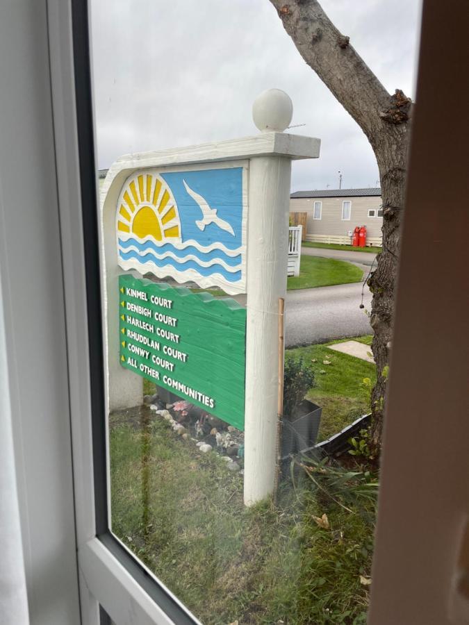 Lovely Holiday Home At Lyons Caravan Park! Prestatyn Extérieur photo