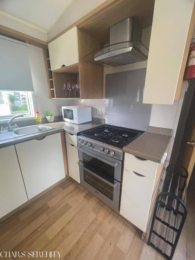 Lovely Holiday Home At Lyons Caravan Park! Prestatyn Extérieur photo
